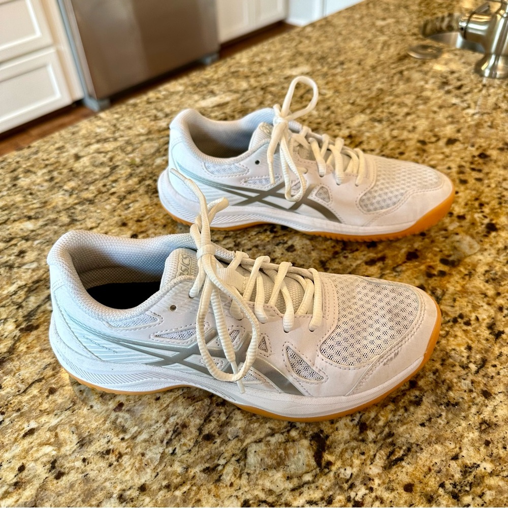 ASICS Upcourt 6 Volleyball/Pickleball Shoes, Size 6